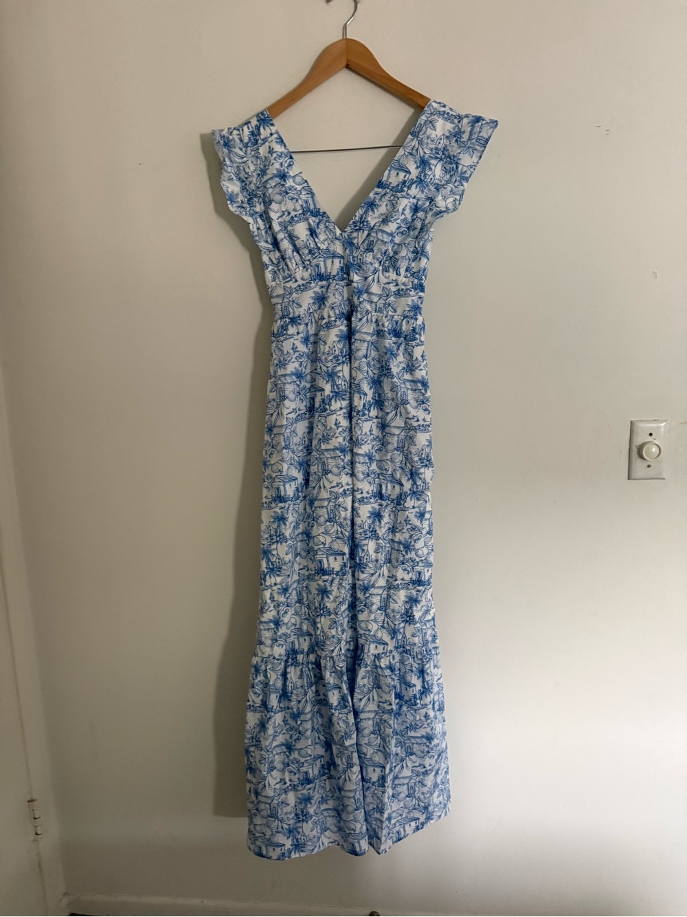 Blue Printed V‑Neck Maxi Dress - Picture 3 of 10